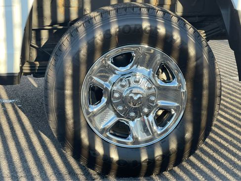 Used 2024 RAM 3500 Tradesman w/ Chrome Appearance Group image 10