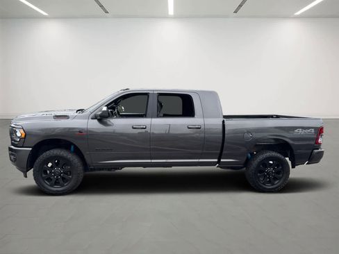 Used 2022 RAM 2500 Big Horn w/ Night Edition AWD/4WD image 3