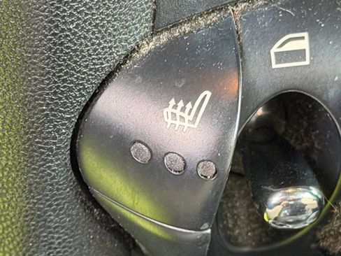 Used 2011 MINI Cooper Convertible image 21