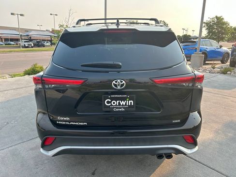 Used 2023 Toyota Highlander XSE FWD image 7