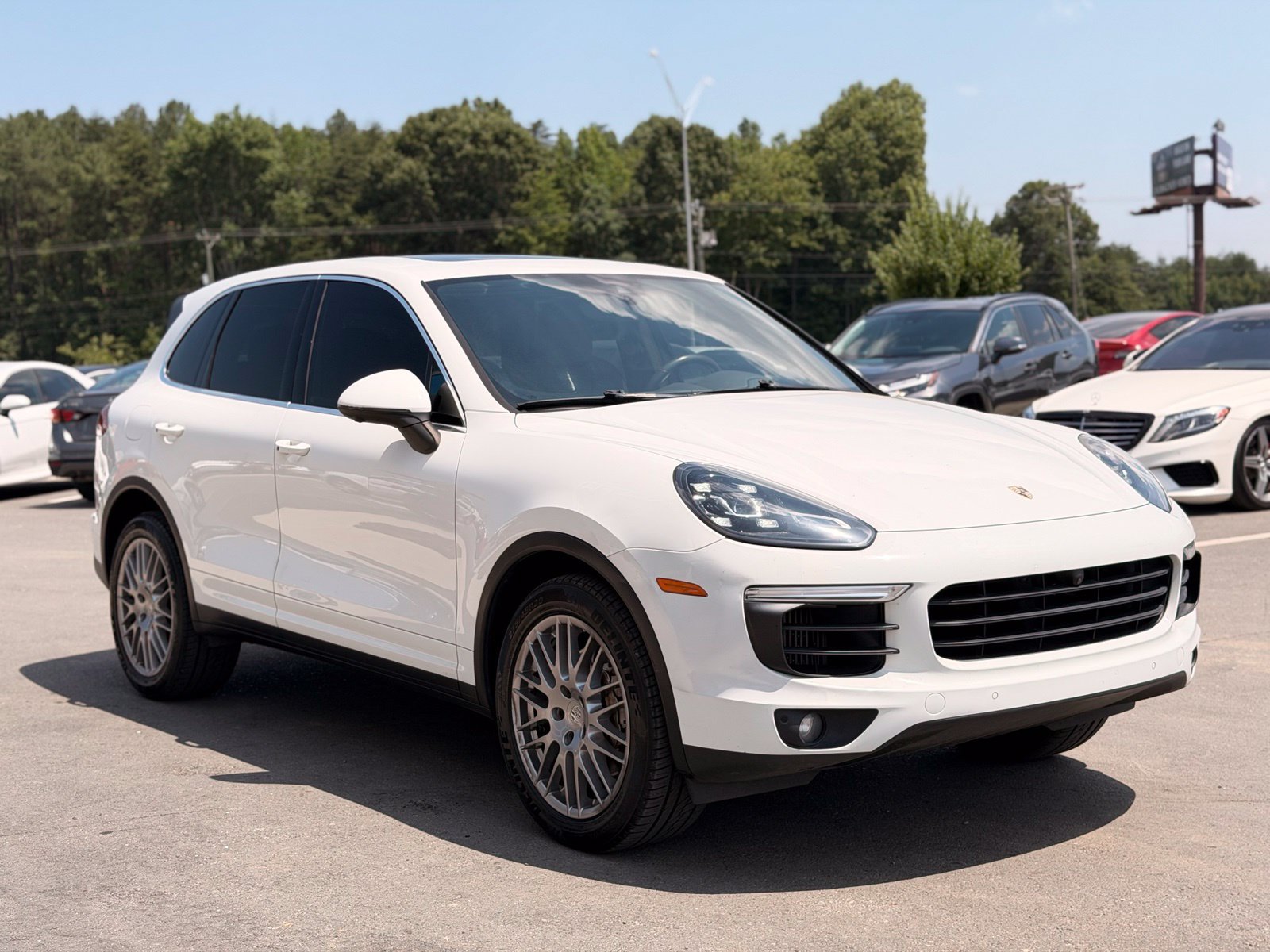 Used 2016 Porsche Cayenne S AWD/4WD image 5