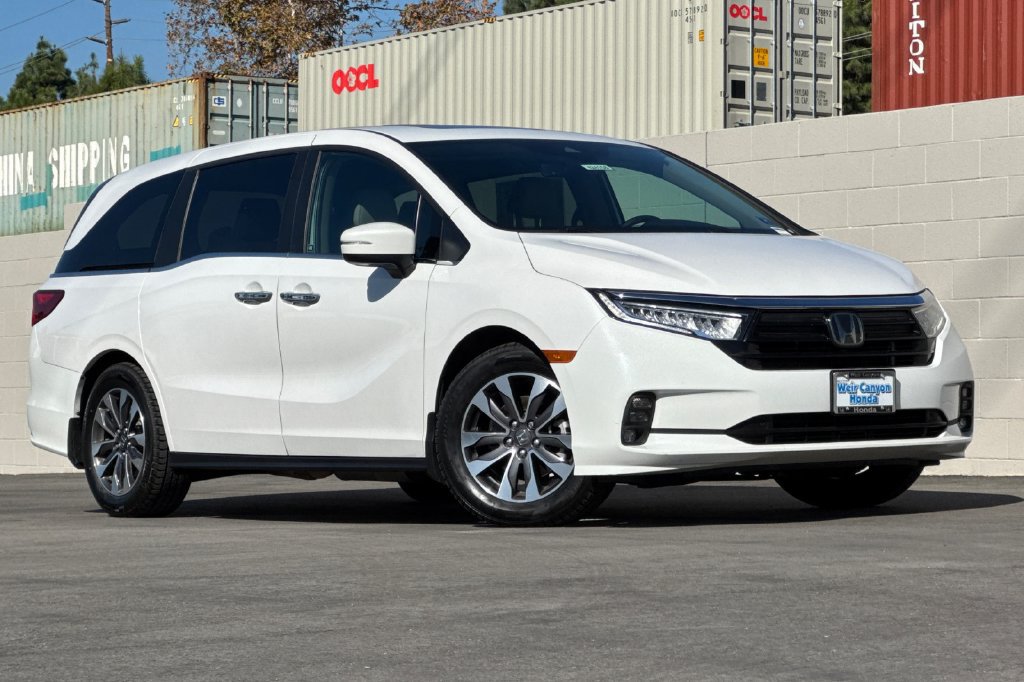 Certified 2024 Honda Odyssey EX-L image 2