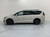 Used 2019 Chrysler Pacifica Limited w/ Advanced Safetytec Group image 3
