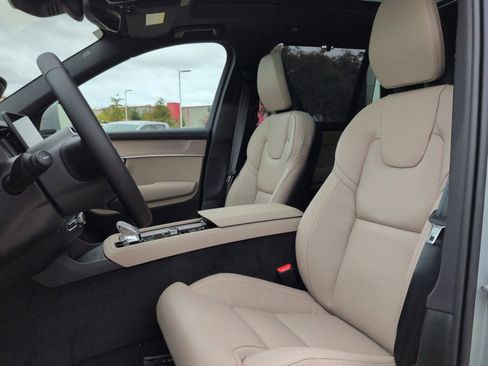 New 2026 Volvo XC90 B6 Ultra image 13
