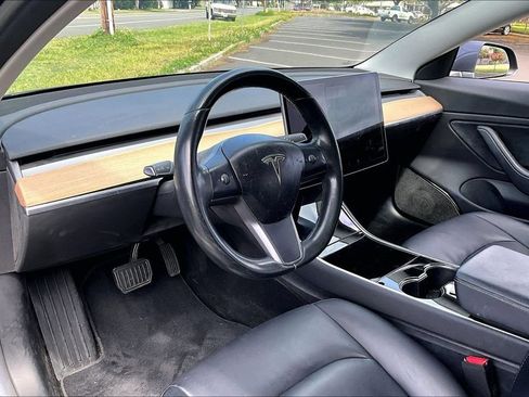 Used 2018 Tesla Model 3 Long Range RWD image 13