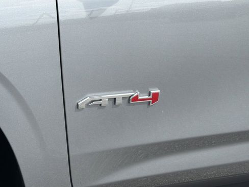 Used 2024 GMC Yukon AT4 w/ AT4 Premium Plus Package AWD/4WD image 33