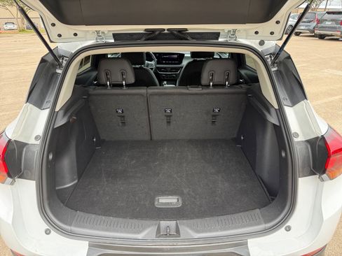 Used 2025 Buick Encore GX Preferred FWD image 32