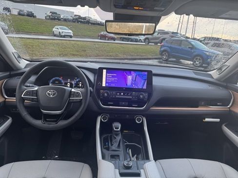 New 2026 Toyota Grand Highlander Platinum image 15
