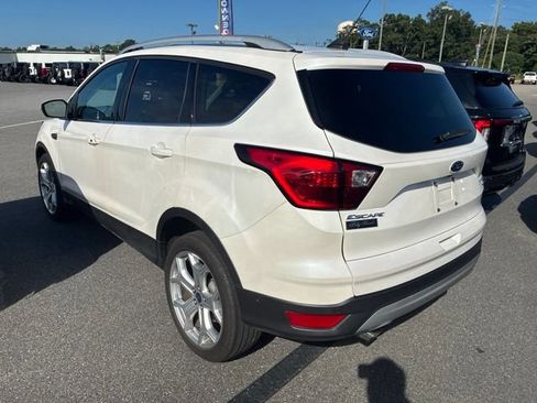 Used 2019 Ford Escape Titanium FWD image 4