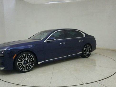 Used 2025 BMW i7 eDrive50 w/ Executive Package image 67