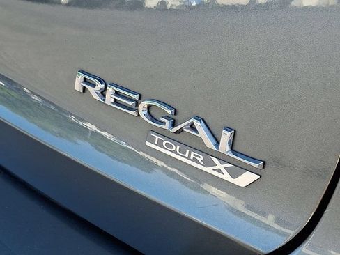 Used 2018 Buick Regal Essence w/ Driver Confidence Package #1 AWD/4WD image 31