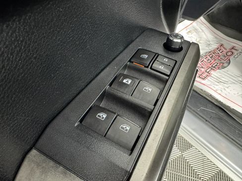 Used 2016 Toyota Tacoma SR5 w/ SR5 Appearance Package (SN) AWD/4WD image 34