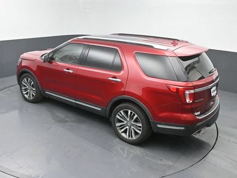 Used 2018 Ford Explorer Platinum AWD/4WD image 35