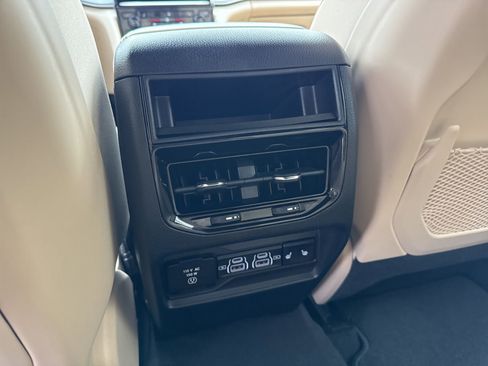 Used 2022 Jeep Grand Cherokee Limited 4xe image 19