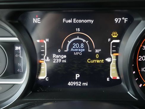 Used 2024 Jeep Wrangler Unlimited Sahara w/ Technology Group AWD/4WD image 29