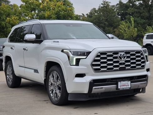 Used 2026 Toyota Sequoia Capstone AWD/4WD image 2
