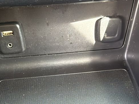 Used 2016 Chevrolet Colorado Z71 w/ LPO, Gearon Divider Package AWD/4WD image 15