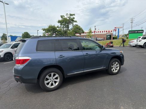 Used 2013 Toyota Highlander SE AWD/4WD image 9