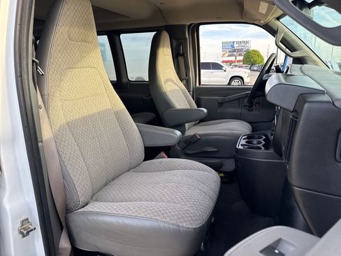 Used 2024 Chevrolet Express 3500 LT w/ LT Preferred Equipment Group RWD image 12