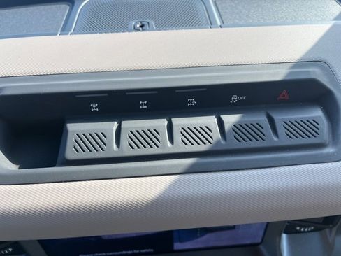 Used 2024 Ford Bronco Wildtrak image 28