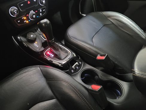 Used 2018 Jeep Compass Limited AWD/4WD image 26