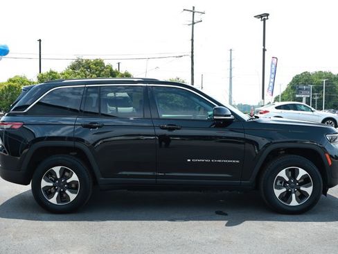 Used 2023 Jeep Grand Cherokee 4WD 4xe image 4