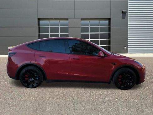 Used 2022 Tesla Model Y Long Range AWD/4WD image 8