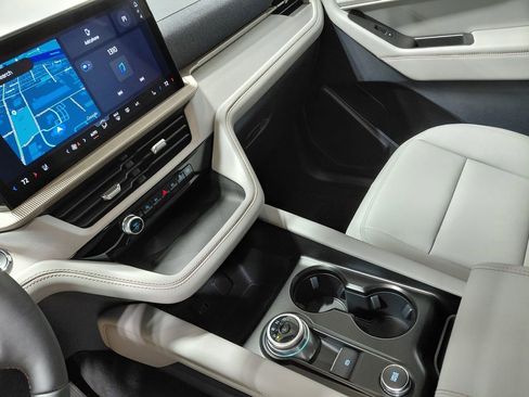 New 2026 Ford Explorer Active AWD/4WD image 19