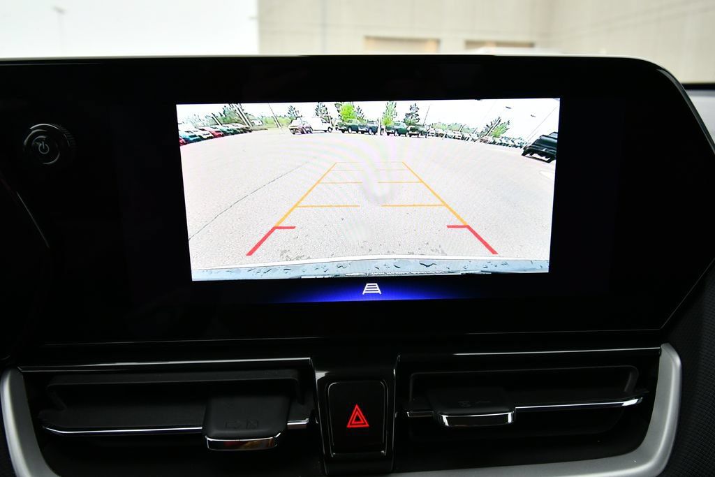 Used 2025 Chevrolet TrailBlazer LT AWD/4WD image 24