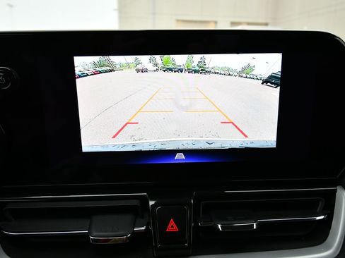 Used 2025 Chevrolet TrailBlazer LT AWD/4WD image 24