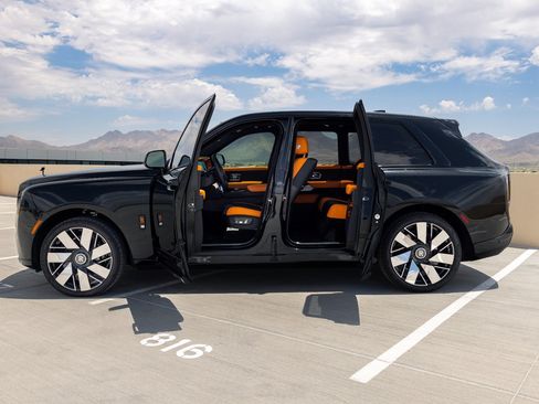 Used 2026 Rolls-Royce Cullinan AWD/4WD image 10