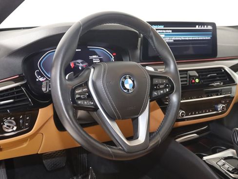 Used 2023 BMW 530e xDrive w/ Premium Package AWD/4WD image 6