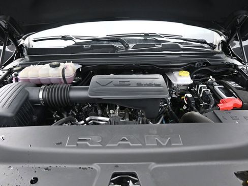 Used 2025 RAM 1500 Big Horn AWD/4WD image 28