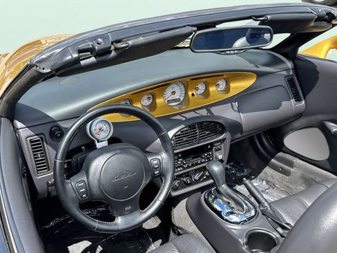 Used 2002 Chrysler Prowler image 38