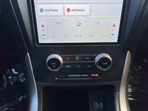 Used 2024 Ford Edge SEL image 37