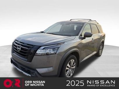 Used 2023 Nissan Pathfinder SL w/ Lighting Package (N92)