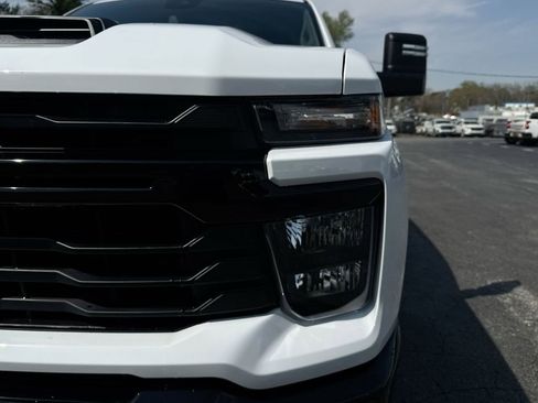 Used 2025 Chevrolet Silverado 2500 Custom w/ Custom Blackout Package AWD/4WD image 10