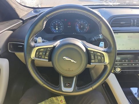 Used 2020 Jaguar F-PACE SVR image 9