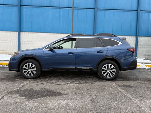 Used 2022 Subaru Outback Premium image 8