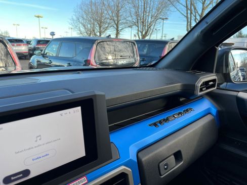 Used 2025 Toyota Tacoma TRD Off-Road image 35