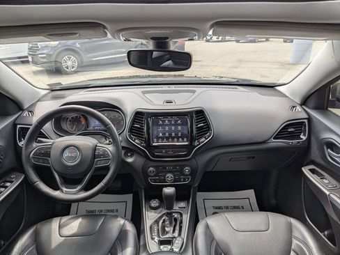 Used 2019 Jeep Cherokee Limited image 31