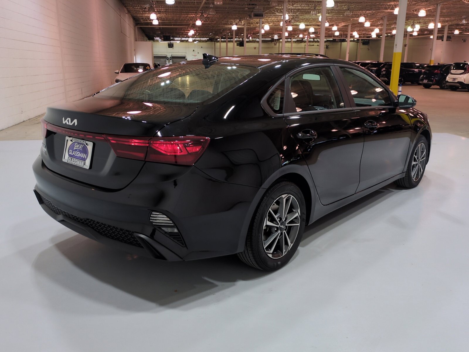 Used 2023 Kia Forte LXS w/ LXS Technology Package FWD image 3