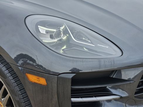 Used 2021 Porsche Macan AWD/4WD image 25