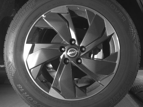 Used 2025 Nissan Rogue SV AWD/4WD image 13