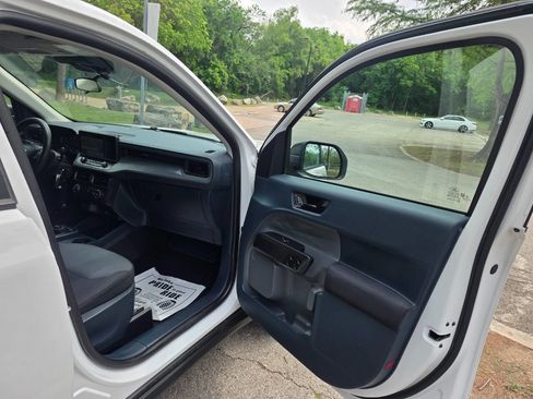 Used 2022 Ford Maverick XL image 21