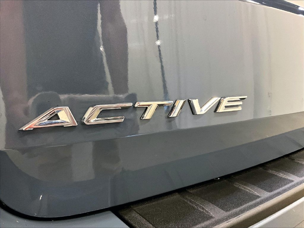 Used 2025 Ford Explorer Active AWD/4WD image 24