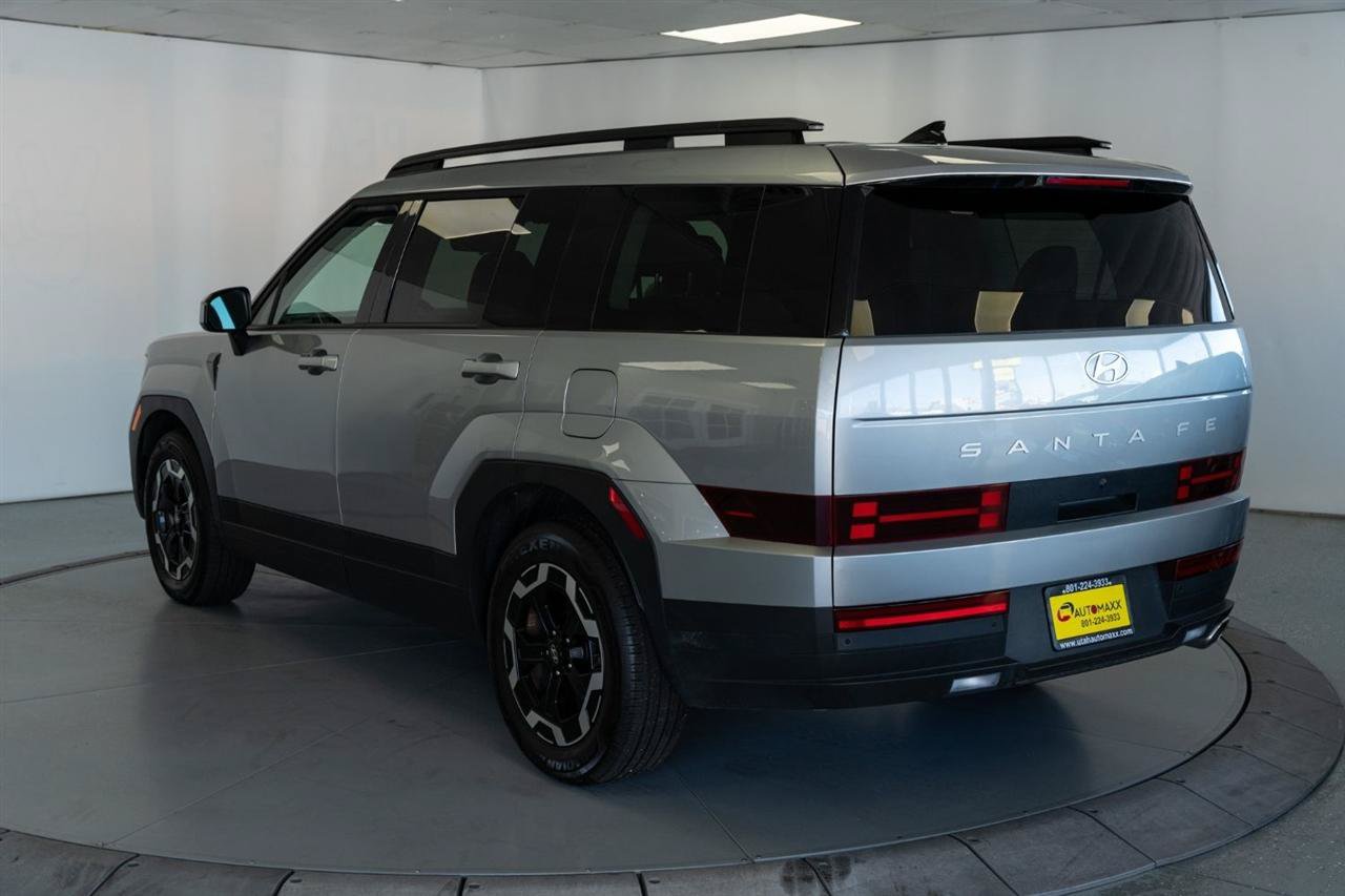 Used 2026 Hyundai Santa Fe SEL FWD image 5