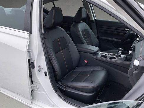 Used 2021 Nissan Altima 2.5 SR w/ SR Premium Package image 28