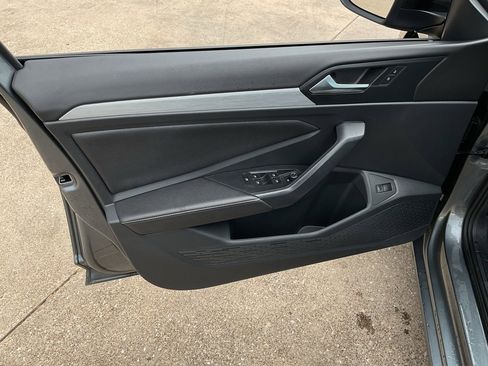 Used 2025 Volkswagen Jetta Sport image 13