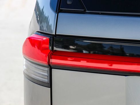 Certified 2025 Lexus GX 550 w/ Accessory Package (2T) AWD/4WD image 8